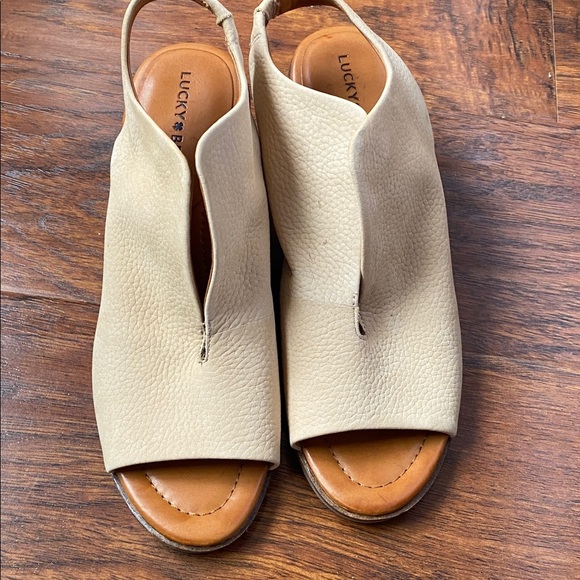 Lucky Brand Women's Cream Block Heel Sandals - Picture 3 of 5